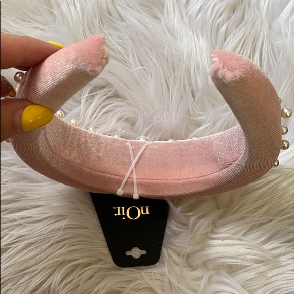 Pink velvet pearl headband - Picture 4 of 5